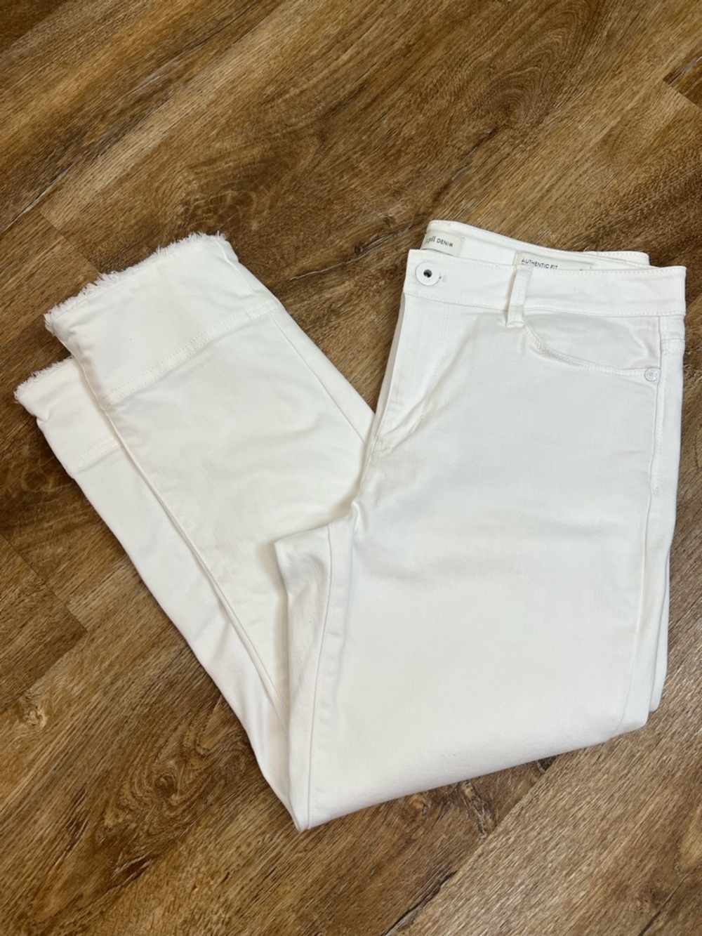 J Jill Authentic Fit White Jeans with Raw Hem, Size 6